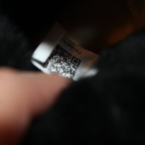 NIB UGG WOMEN'S COQUETTE BLACK SUEDE SHEARLING LINED SLIPPERS‎ 9 - Picture 6 of 6